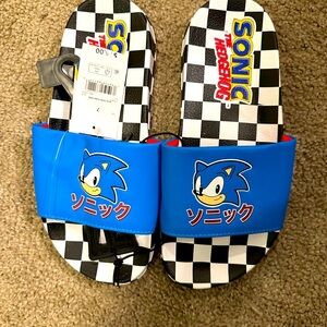 Boys size 7 Sonic Character flip flops